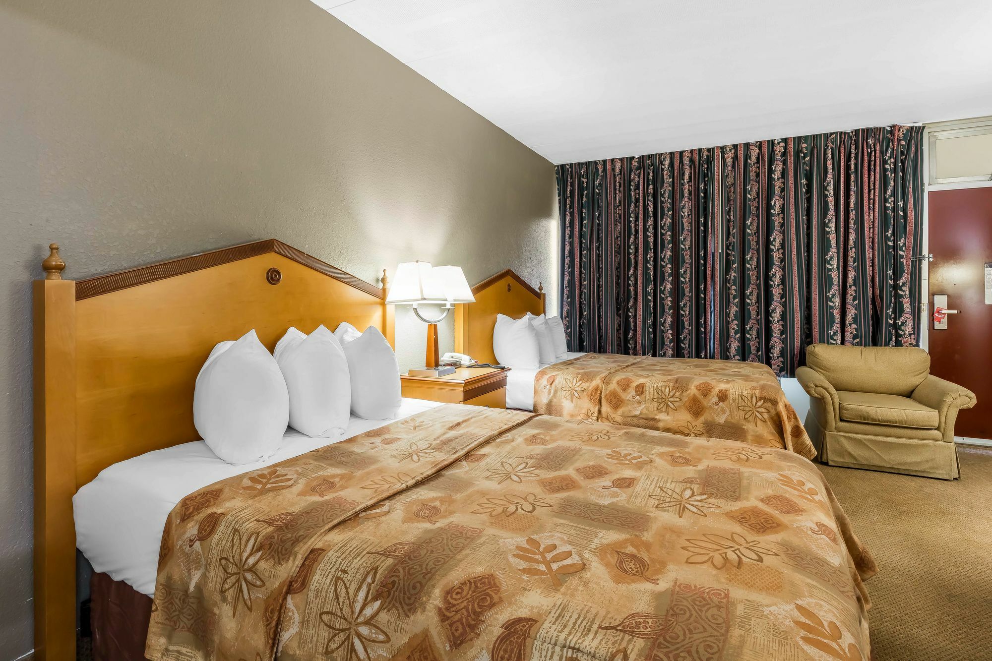 Lotus By Hotel Inn - Hot Springs Ngoại thất bức ảnh