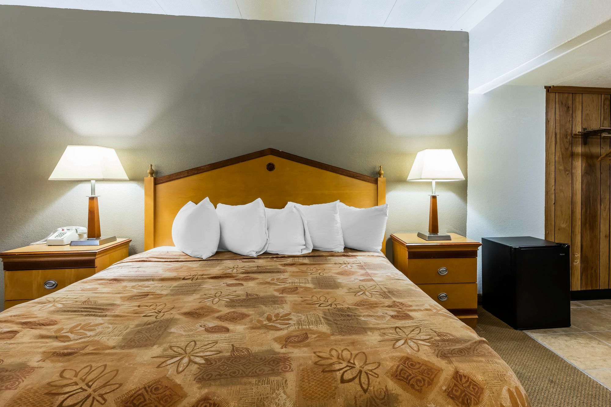 Lotus By Hotel Inn - Hot Springs Ngoại thất bức ảnh